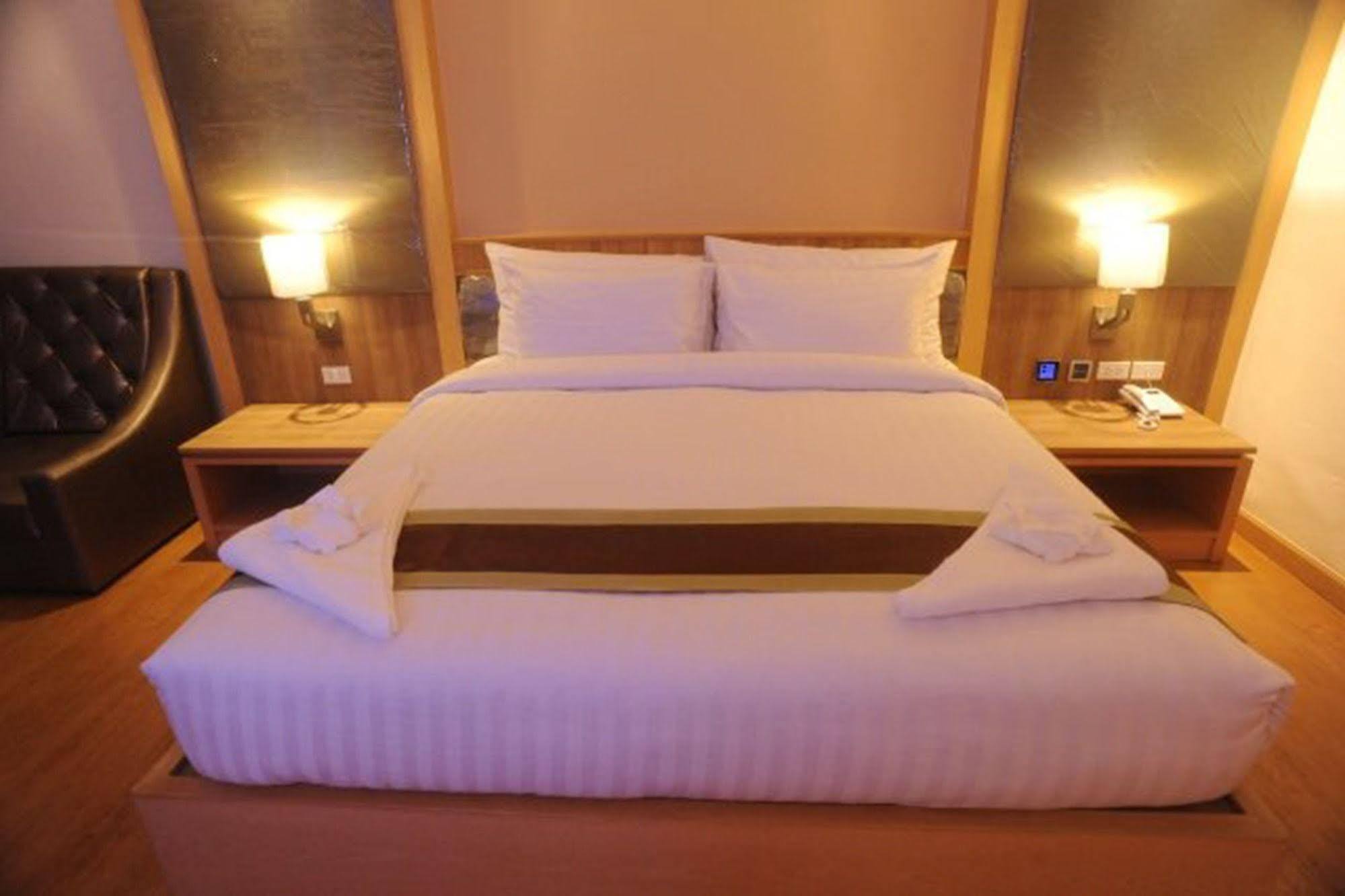 Kitlada Hotel Udonthani Ngoại thất bức ảnh
