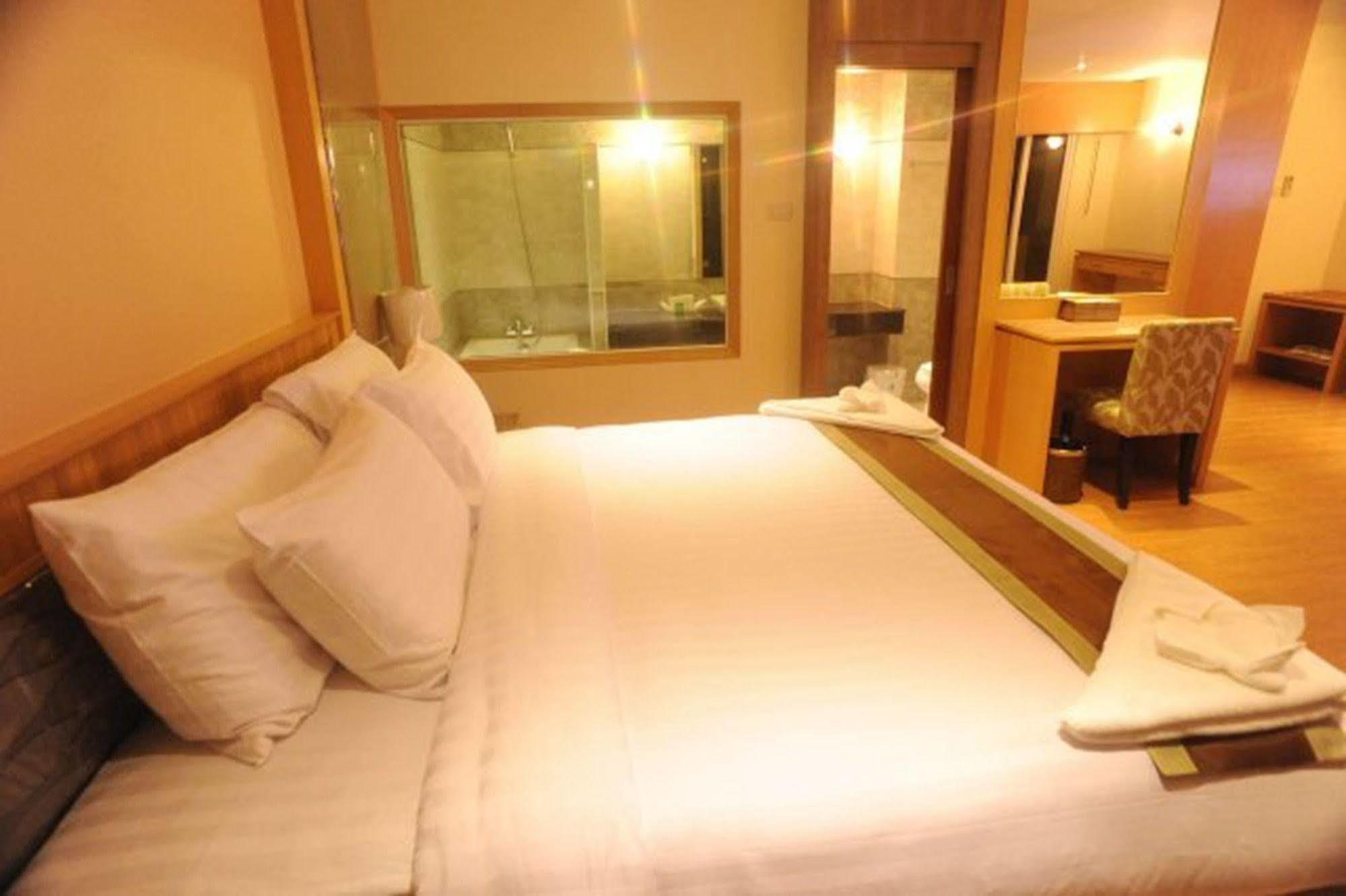 Kitlada Hotel Udonthani Ngoại thất bức ảnh